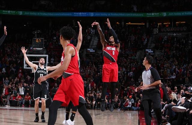  利拉德60分创本赛季得分新高  